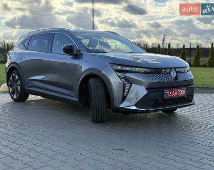 Серый Рено Megane E-Tech, объемом двигателя 0 л и пробегом 4 тыс. км за 31000 $, фото 4 на Automoto.ua