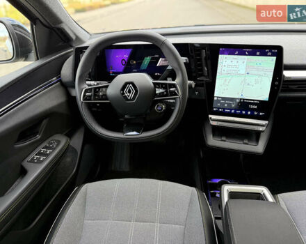 Серый Рено Megane E-Tech, объемом двигателя 0 л и пробегом 4 тыс. км за 31000 $, фото 33 на Automoto.ua