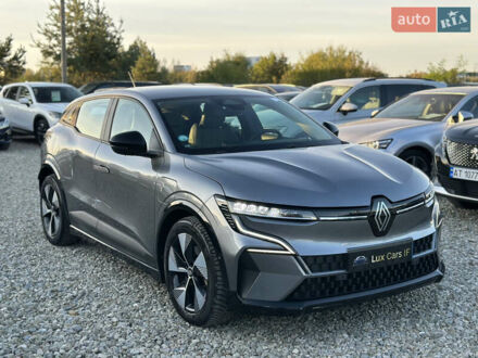 Серый Рено Megane E-Tech, объемом двигателя 0 л и пробегом 90 тыс. км за 19450 $, фото 1 на Automoto.ua