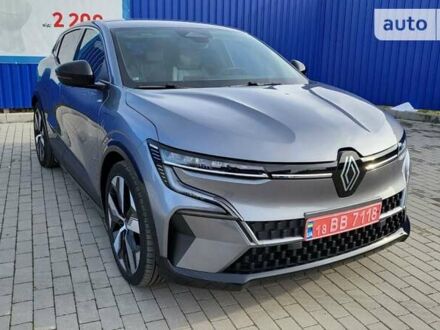 Серый Рено Megane E-Tech, объемом двигателя 0 л и пробегом 17 тыс. км за 28999 $, фото 1 на Automoto.ua