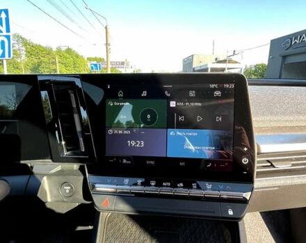 Синий Рено Megane E-Tech, объемом двигателя 0 л и пробегом 28 тыс. км за 21000 $, фото 32 на Automoto.ua