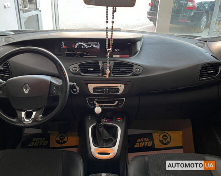 Белый Рено Megane Scenic, объемом двигателя 1.6 л и пробегом 237 тыс. км за 12000 $, фото 12 на Automoto.ua