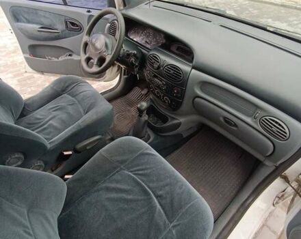 Білий Рено Megane Scenic, об'ємом двигуна 1.6 л та пробігом 335 тис. км за 2500 $, фото 8 на Automoto.ua