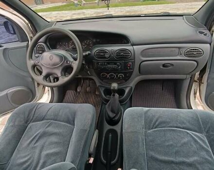Білий Рено Megane Scenic, об'ємом двигуна 1.6 л та пробігом 335 тис. км за 2500 $, фото 13 на Automoto.ua