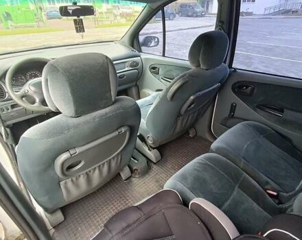 Білий Рено Megane Scenic, об'ємом двигуна 1.6 л та пробігом 335 тис. км за 2500 $, фото 18 на Automoto.ua