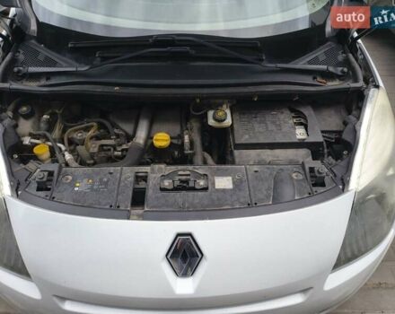 Белый Рено Megane Scenic, объемом двигателя 1.5 л и пробегом 294 тыс. км за 7800 $, фото 1 на Automoto.ua