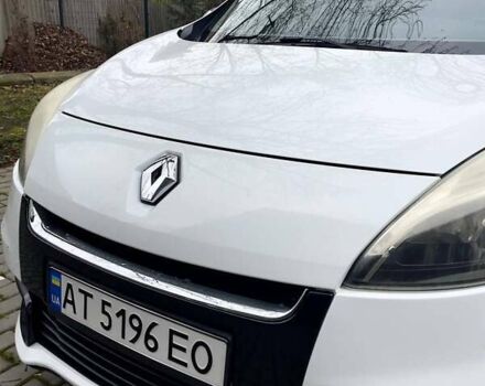 Белый Рено Megane Scenic, объемом двигателя 1.5 л и пробегом 232 тыс. км за 7300 $, фото 1 на Automoto.ua