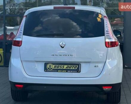 Белый Рено Megane Scenic, объемом двигателя 1.5 л и пробегом 200 тыс. км за 8990 $, фото 4 на Automoto.ua