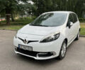 Белый Рено Megane Scenic, объемом двигателя 1.46 л и пробегом 252 тыс. км за 7999 $, фото 2 на Automoto.ua