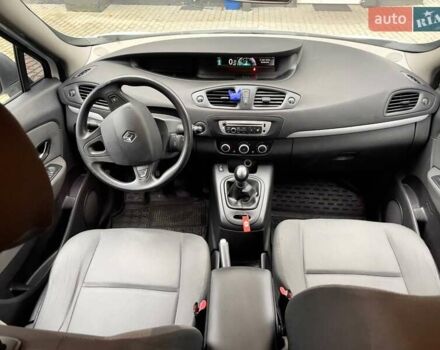 Белый Рено Megane Scenic, объемом двигателя 1.5 л и пробегом 232 тыс. км за 7300 $, фото 27 на Automoto.ua