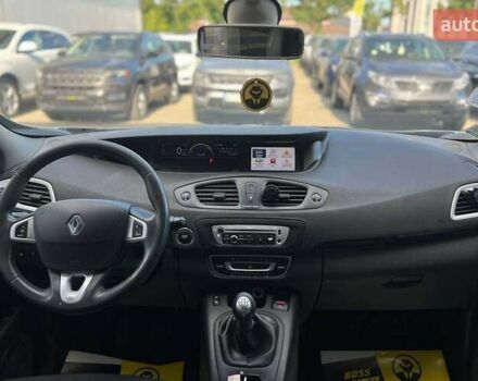 Белый Рено Megane Scenic, объемом двигателя 1.5 л и пробегом 200 тыс. км за 8990 $, фото 15 на Automoto.ua