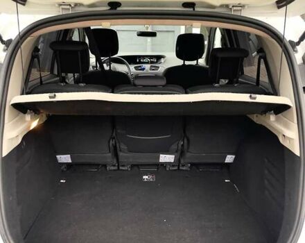 Белый Рено Megane Scenic, объемом двигателя 1.5 л и пробегом 232 тыс. км за 7300 $, фото 49 на Automoto.ua