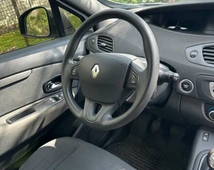 Белый Рено Megane Scenic, объемом двигателя 1.5 л и пробегом 310 тыс. км за 7900 $, фото 5 на Automoto.ua