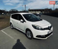 Белый Рено Megane Scenic, объемом двигателя 1.6 л и пробегом 310 тыс. км за 8800 $, фото 2 на Automoto.ua