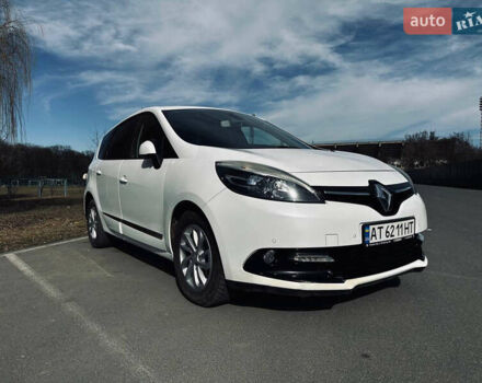 Белый Рено Megane Scenic, объемом двигателя 1.6 л и пробегом 310 тыс. км за 8800 $, фото 3 на Automoto.ua