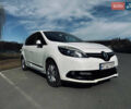 Белый Рено Megane Scenic, объемом двигателя 1.6 л и пробегом 310 тыс. км за 8800 $, фото 3 на Automoto.ua