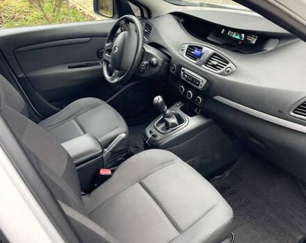 Белый Рено Megane Scenic, объемом двигателя 1.5 л и пробегом 232 тыс. км за 7300 $, фото 32 на Automoto.ua
