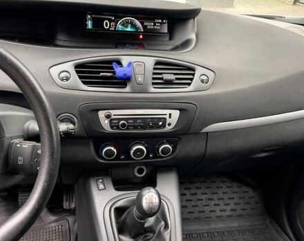 Белый Рено Megane Scenic, объемом двигателя 1.5 л и пробегом 232 тыс. км за 7300 $, фото 34 на Automoto.ua