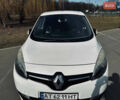Белый Рено Megane Scenic, объемом двигателя 1.6 л и пробегом 310 тыс. км за 8800 $, фото 1 на Automoto.ua
