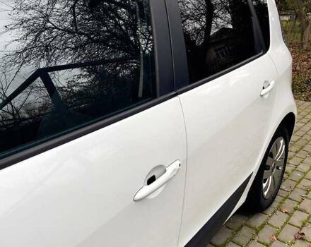 Белый Рено Megane Scenic, объемом двигателя 1.5 л и пробегом 232 тыс. км за 7300 $, фото 14 на Automoto.ua