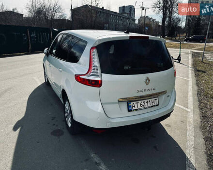 Белый Рено Megane Scenic, объемом двигателя 1.6 л и пробегом 310 тыс. км за 8800 $, фото 10 на Automoto.ua