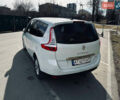 Белый Рено Megane Scenic, объемом двигателя 1.6 л и пробегом 310 тыс. км за 8800 $, фото 10 на Automoto.ua