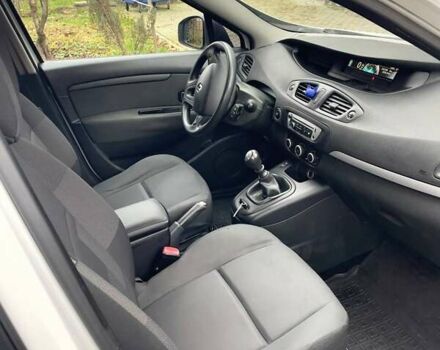 Белый Рено Megane Scenic, объемом двигателя 1.5 л и пробегом 232 тыс. км за 7300 $, фото 26 на Automoto.ua