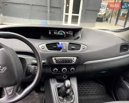 Белый Рено Megane Scenic, объемом двигателя 1.5 л и пробегом 232 тыс. км за 7300 $, фото 40 на Automoto.ua