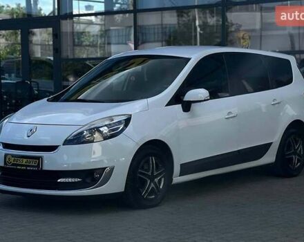Белый Рено Megane Scenic, объемом двигателя 1.5 л и пробегом 200 тыс. км за 8990 $, фото 2 на Automoto.ua