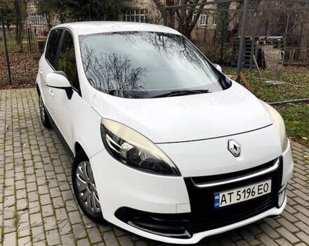 Белый Рено Megane Scenic, объемом двигателя 1.5 л и пробегом 232 тыс. км за 7300 $, фото 11 на Automoto.ua