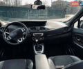 Белый Рено Megane Scenic, объемом двигателя 1.6 л и пробегом 310 тыс. км за 8800 $, фото 6 на Automoto.ua