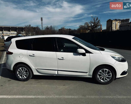Белый Рено Megane Scenic, объемом двигателя 1.6 л и пробегом 310 тыс. км за 8800 $, фото 12 на Automoto.ua