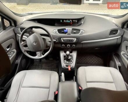 Белый Рено Megane Scenic, объемом двигателя 1.5 л и пробегом 232 тыс. км за 7300 $, фото 31 на Automoto.ua