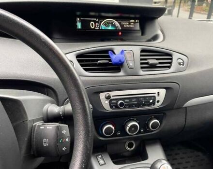 Белый Рено Megane Scenic, объемом двигателя 1.5 л и пробегом 232 тыс. км за 7300 $, фото 41 на Automoto.ua