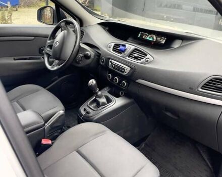 Белый Рено Megane Scenic, объемом двигателя 1.5 л и пробегом 232 тыс. км за 7300 $, фото 28 на Automoto.ua