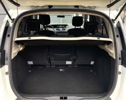 Белый Рено Megane Scenic, объемом двигателя 1.5 л и пробегом 232 тыс. км за 7300 $, фото 44 на Automoto.ua