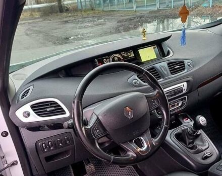 Белый Рено Megane Scenic, объемом двигателя 1.5 л и пробегом 222 тыс. км за 8200 $, фото 11 на Automoto.ua