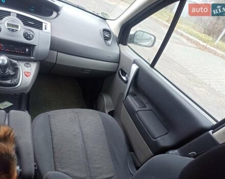 Бежевый Рено Megane Scenic, объемом двигателя 1.6 л и пробегом 306 тыс. км за 5300 $, фото 10 на Automoto.ua