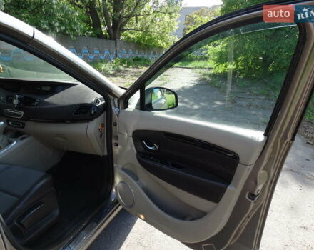 Бежевий Рено Megane Scenic, об'ємом двигуна 1.5 л та пробігом 259 тис. км за 8900 $, фото 32 на Automoto.ua