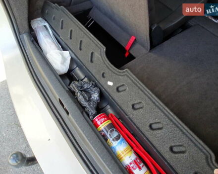 Бежевий Рено Megane Scenic, об'ємом двигуна 1.5 л та пробігом 259 тис. км за 8900 $, фото 24 на Automoto.ua