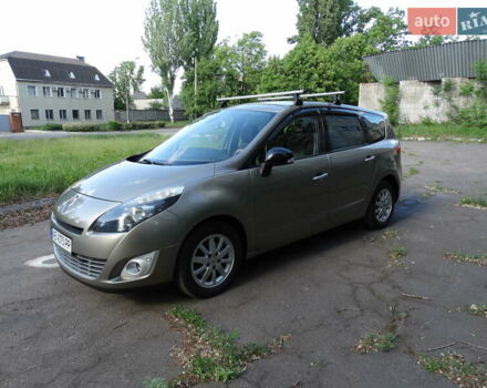 Бежевий Рено Megane Scenic, об'ємом двигуна 1.5 л та пробігом 259 тис. км за 8900 $, фото 4 на Automoto.ua