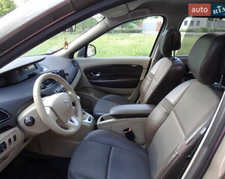 Бежевий Рено Megane Scenic, об'ємом двигуна 1.5 л та пробігом 259 тис. км за 8900 $, фото 11 на Automoto.ua