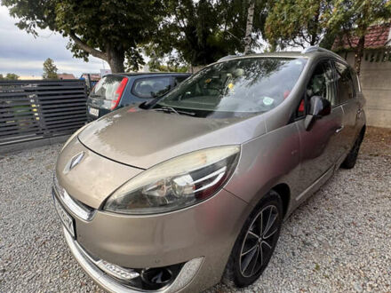 Бежевый Рено Megane Scenic, объемом двигателя 1.5 л и пробегом 250 тыс. км за 7300 $, фото 1 на Automoto.ua