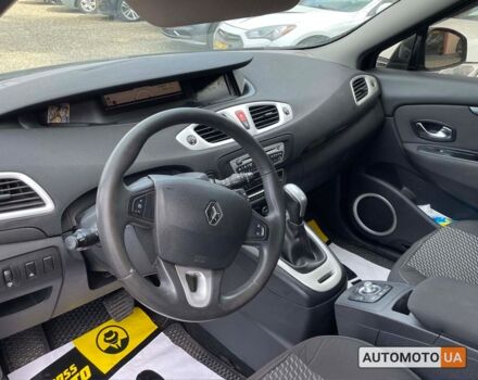 Черный Рено Megane Scenic, объемом двигателя 1.5 л и пробегом 242 тыс. км за 6600 $, фото 8 на Automoto.ua