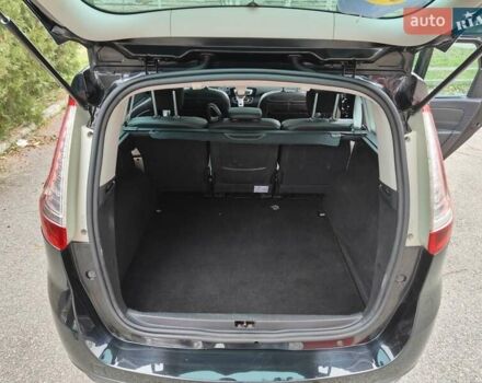 Черный Рено Megane Scenic, объемом двигателя 1.46 л и пробегом 207 тыс. км за 12500 $, фото 6 на Automoto.ua