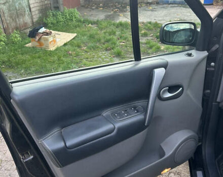 Чорний Рено Megane Scenic, об'ємом двигуна 1.6 л та пробігом 265 тис. км за 5500 $, фото 9 на Automoto.ua