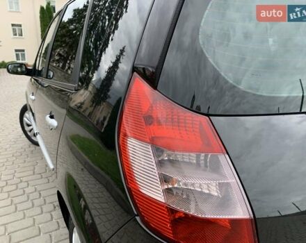 Черный Рено Megane Scenic, объемом двигателя 1.9 л и пробегом 260 тыс. км за 4500 $, фото 22 на Automoto.ua