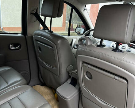 Черный Рено Megane Scenic, объемом двигателя 1.6 л и пробегом 175 тыс. км за 5200 $, фото 6 на Automoto.ua