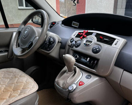 Черный Рено Megane Scenic, объемом двигателя 1.6 л и пробегом 175 тыс. км за 5200 $, фото 9 на Automoto.ua