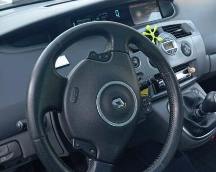 Черный Рено Megane Scenic, объемом двигателя 1.6 л и пробегом 336 тыс. км за 6500 $, фото 25 на Automoto.ua